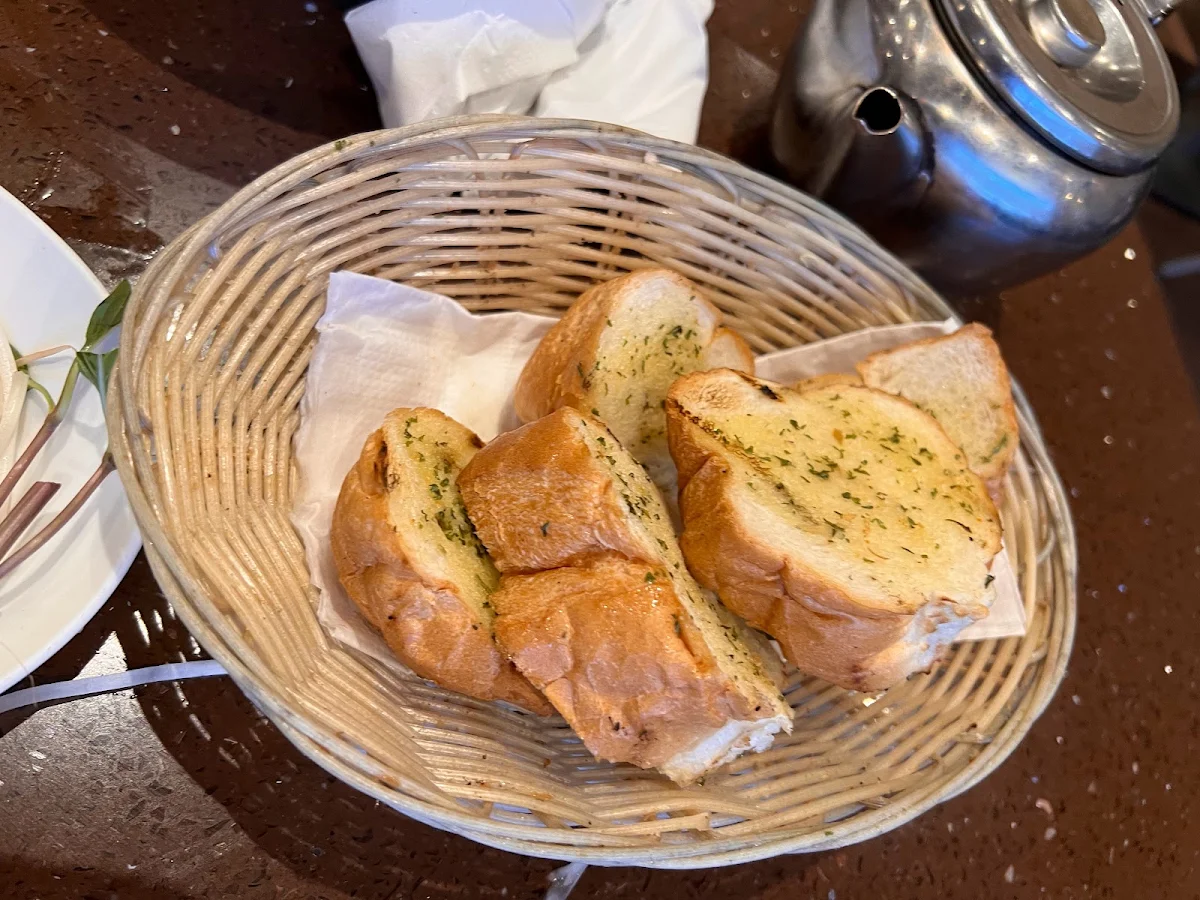 - garlic bread 蒜蓉面包